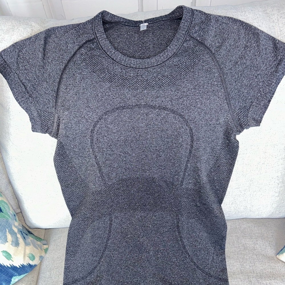 **SOLD**
TWO Lululemon short sleeve swiftly’s. Size 4
